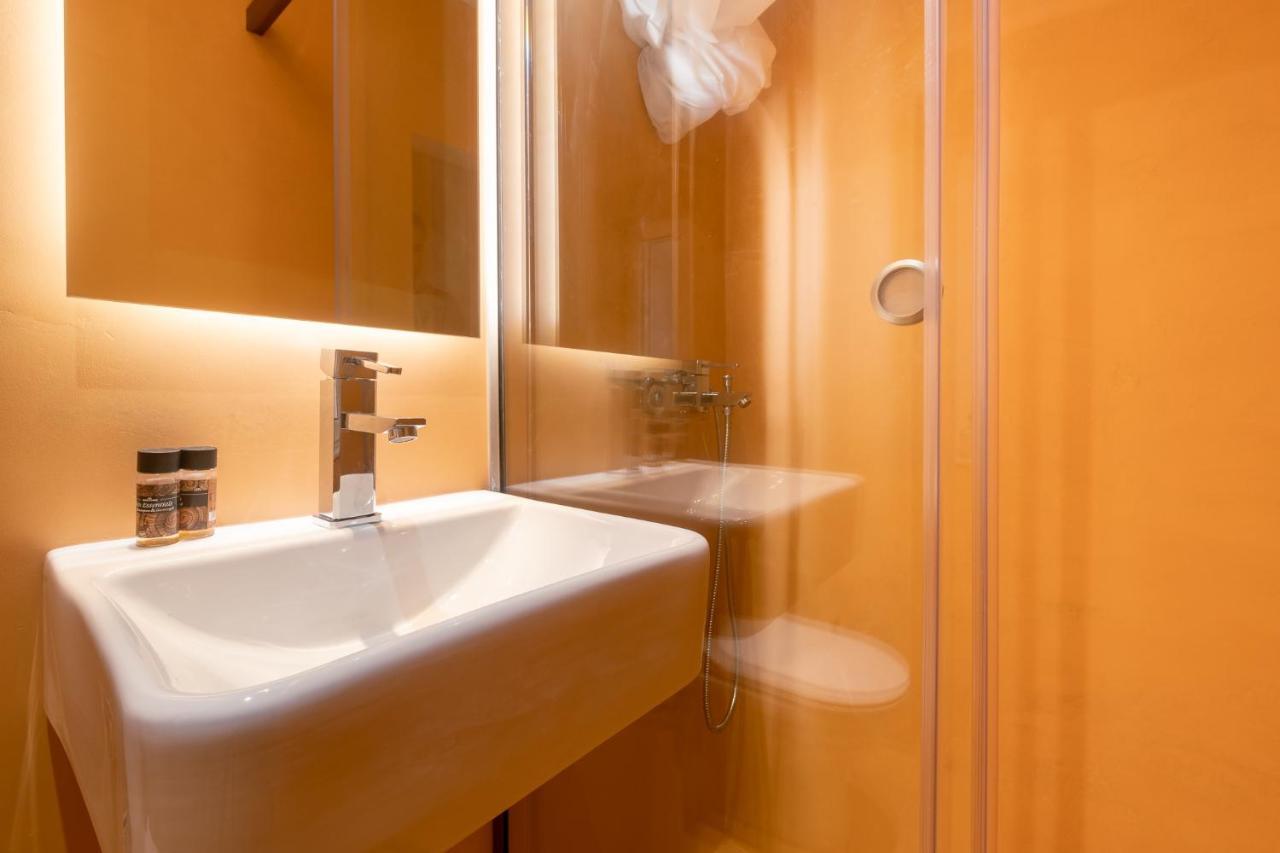 Old Town Gem - Elegant Guilford Apartment Corfu  외부 사진