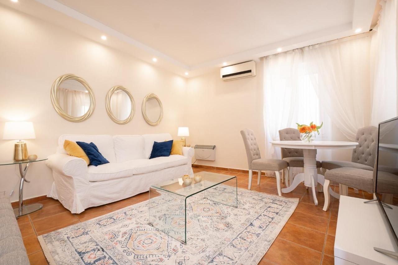 Old Town Gem - Elegant Guilford Apartment Corfu  외부 사진
